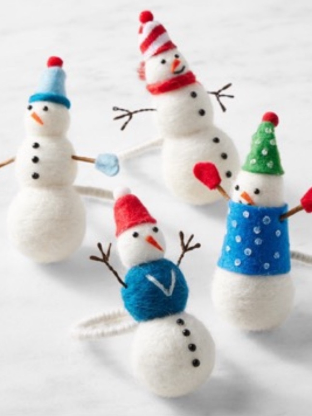 Williams Sonoma Felt Snowmen Set of Four NWT